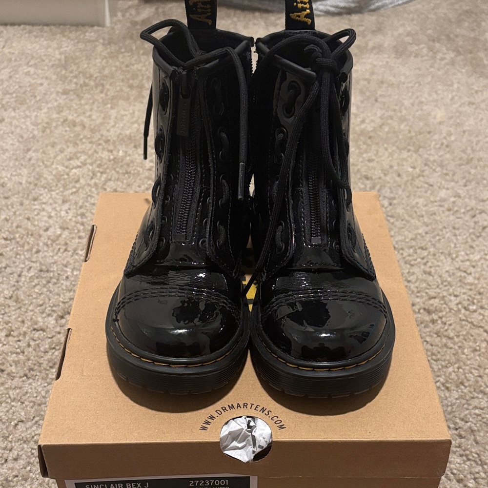 Dr. Martens Patent Sinclair Bex J girls boots size 1.